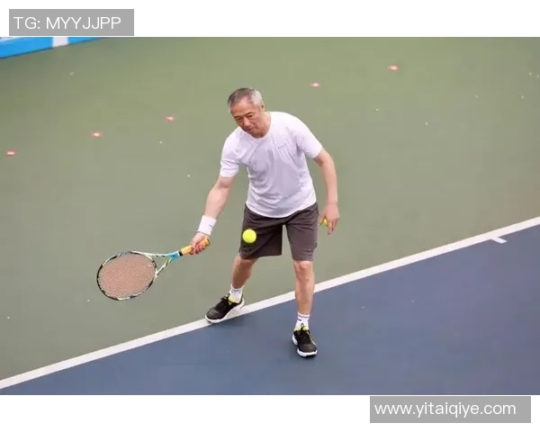 北京网球队的灵活性揭秘：如何在赛场上展现卓越技巧与团队协作