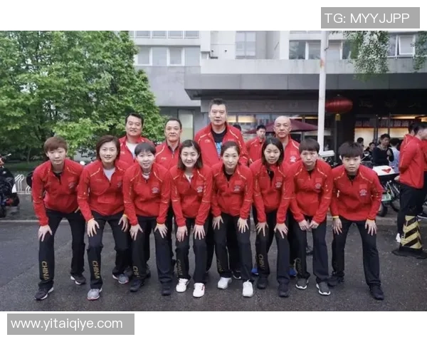 南京乒乓球队与重庆乒乓球队赛后复盘分析比赛经验与战术调整